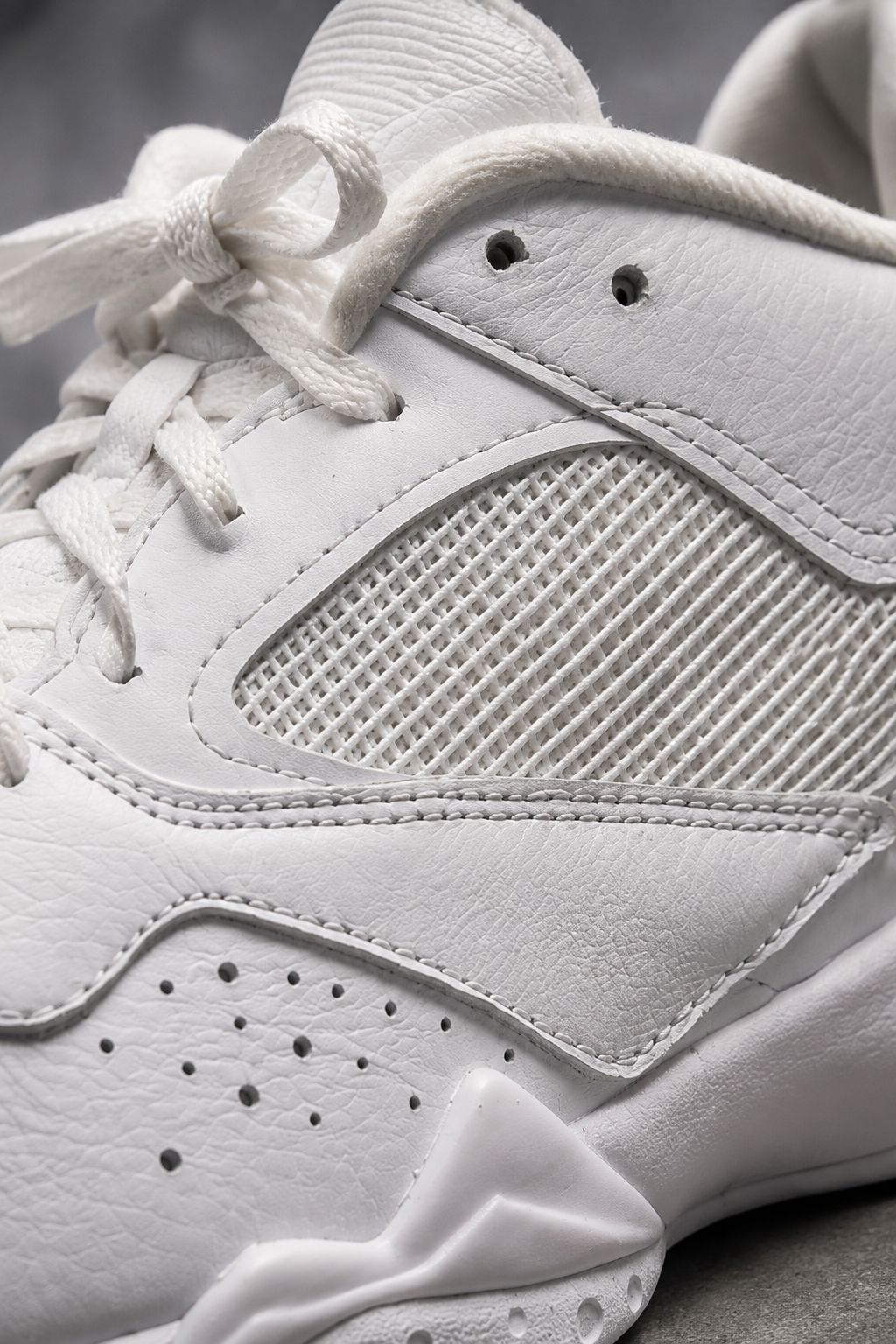 Jordan MVP 92 – White / Pure Platinum